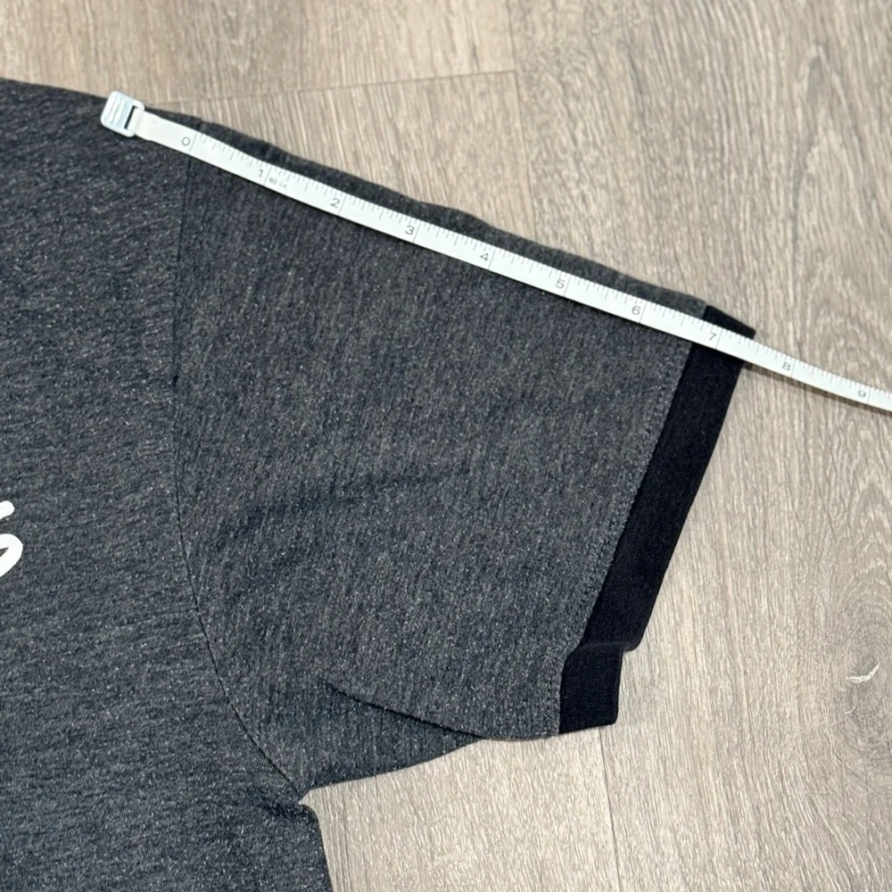 FRIENDS Women’s Charcoal Logo Graphic Tee Size XS - Picture 7 of 8